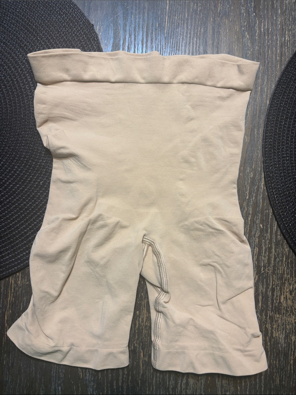 SKIMS clay medium seamless sculpt mid thigh Shorts